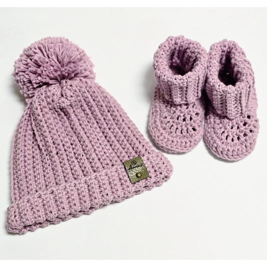 Newborn Beanie & Booties
